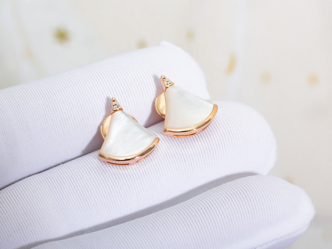 [⭐Glow Muse ]DIVAS DREAM EARRINGS PINK GOLD