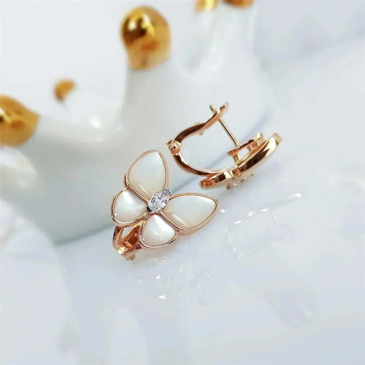 [Glow Muse]BOUCLES D'OREILLES MOP PAPILLON DIAMANT
