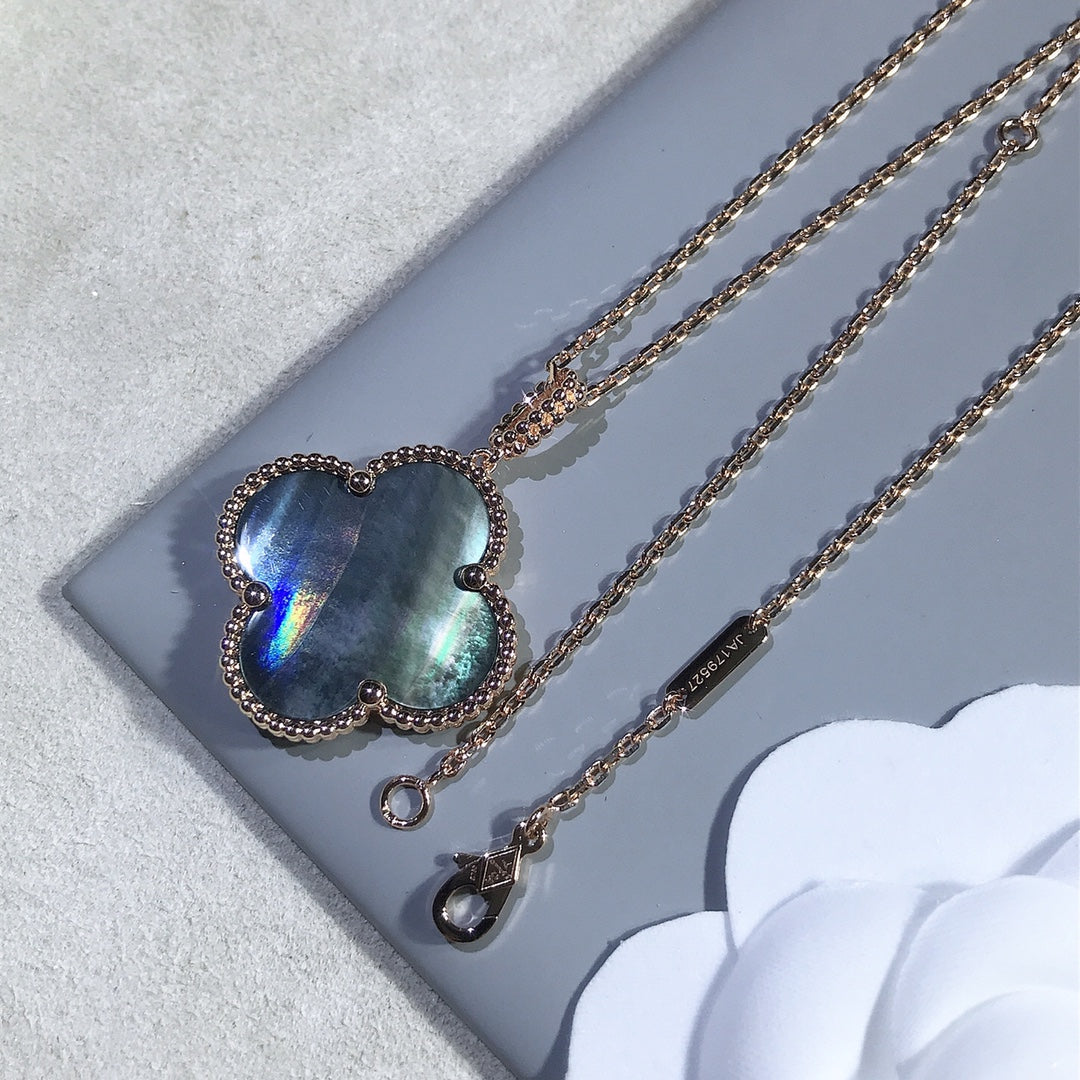 [Glow Muse] COLLIER GRAND TRÈFLE 25 MM EN OR ET NACRE FONCÉE