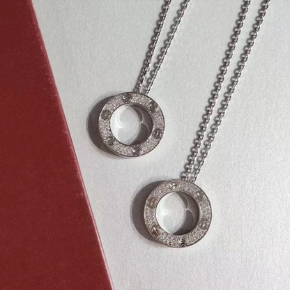 {
  "Glow Muse": "Glow Muse",
  "LOVE NECKLACE ADJUSTABLE SILVER": "COLLIER LOVE RÉGLABLE ARGENT"
}