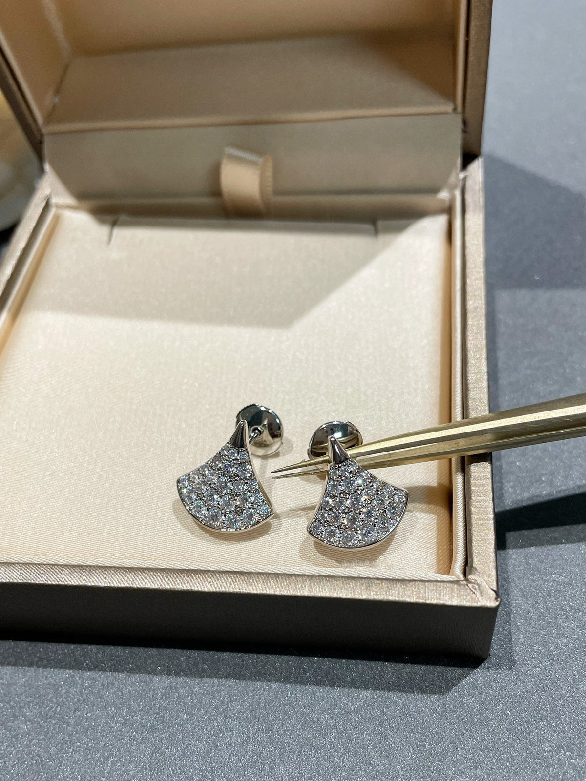 [⭐Glow Muse ]DREAM STUD EARRINGS DIAMOND
