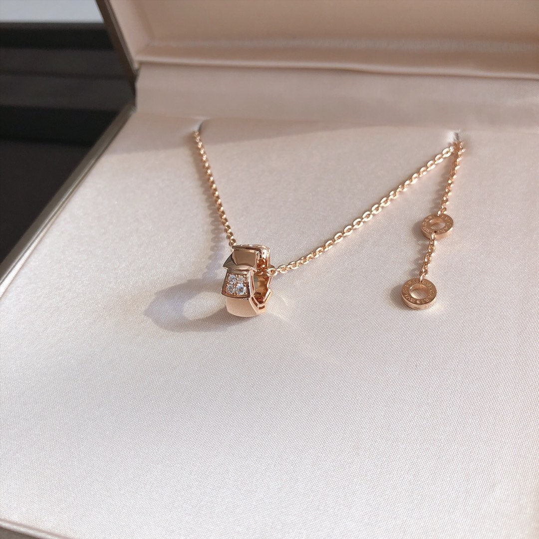 [⭐Glow Muse ]SERPENTI PEDANT DIAMOND PINK GOLD NECKLACE