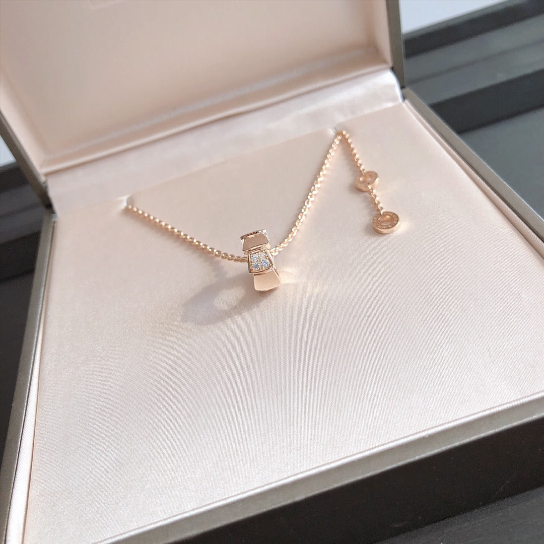 [⭐Glow Muse ]SERPENTI PEDANT DIAMOND PINK GOLD NECKLACE