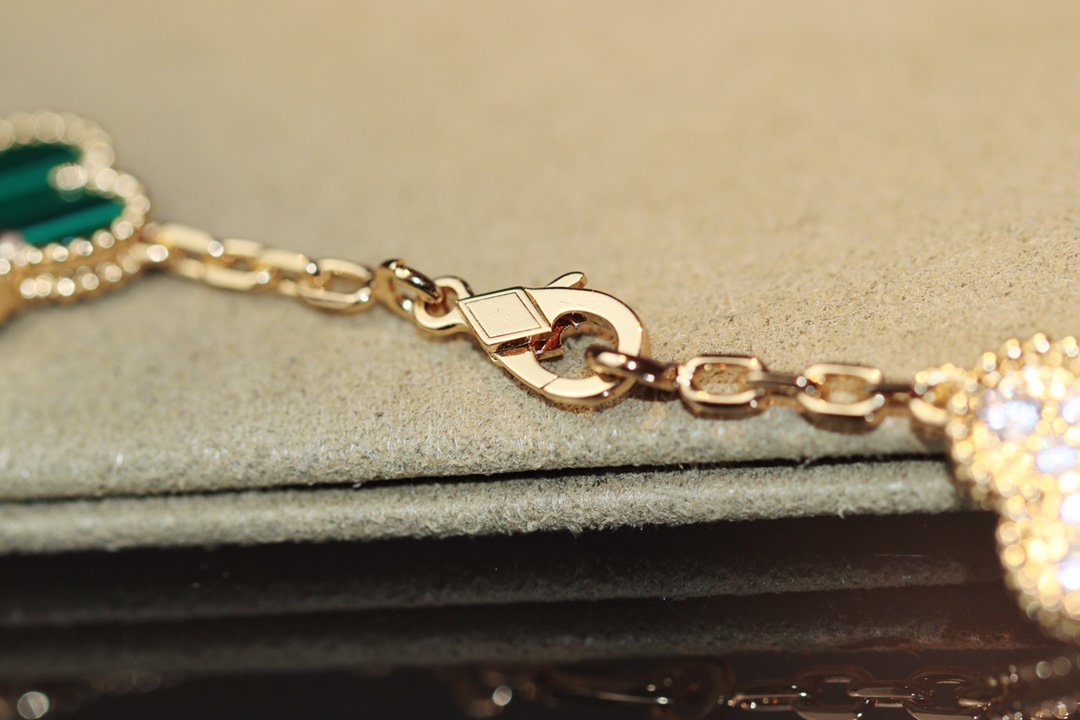 [Glow Muse]CLOVER 20 MOTIFS ONYX OR ROSE