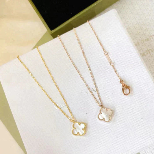 [Glow Muse] COLLIER CLOVER MINI 9,5 MM EN NACRE BLANCHE