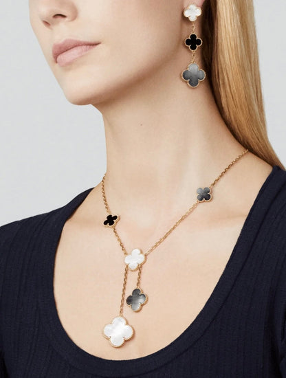 [Glow Muse] BOUCLES D'OREILLES CLOVER 3 MOTIFS NACRE ONYX NACRE FONCÉE OR ROSE