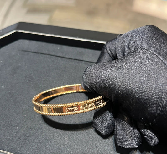[⭐Glow Muse]Bracelet signé VCA