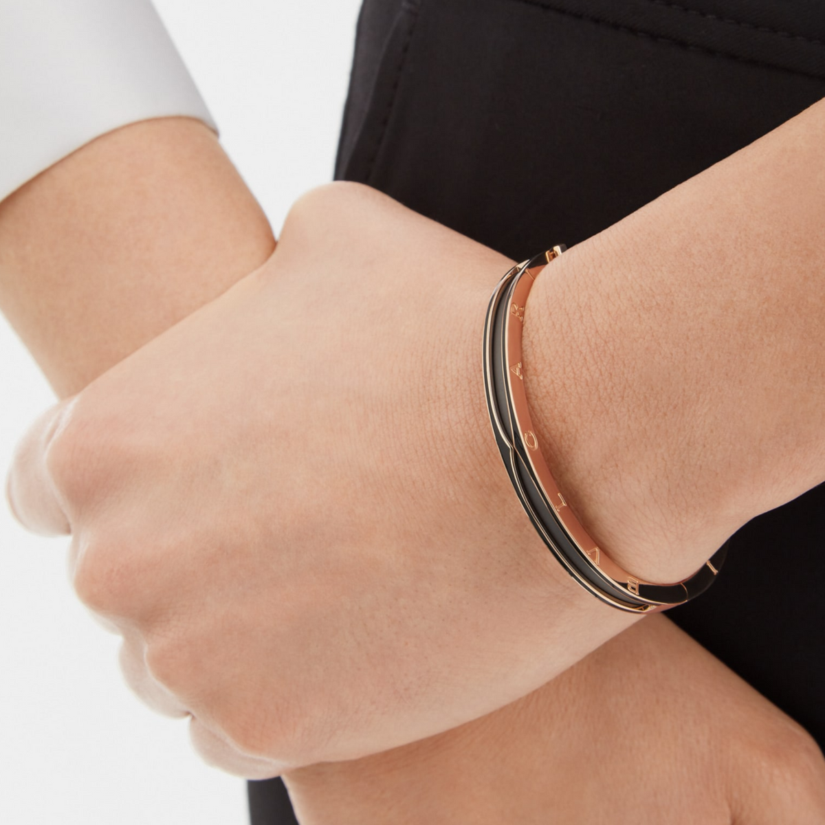 [⭐Glow Muse ]ZERO 1 PINK GOLD WITH MATTE BLACK CERAMIC BRACELET