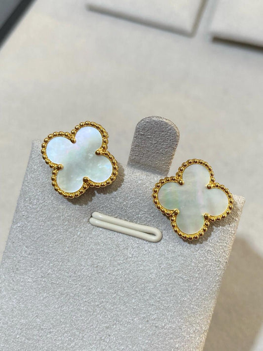 [Glow Muse] BOUCLES D'OREILLES CLOUS CLOVER LARGE (20mm) 1 MOTIF NACRE BLANCHE