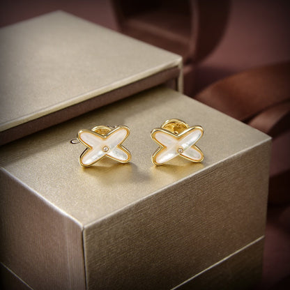 [Glow Muse]BOUCLES D'OREILLES EN OR ET NACRE BLANCHE JEUX DE LIENS