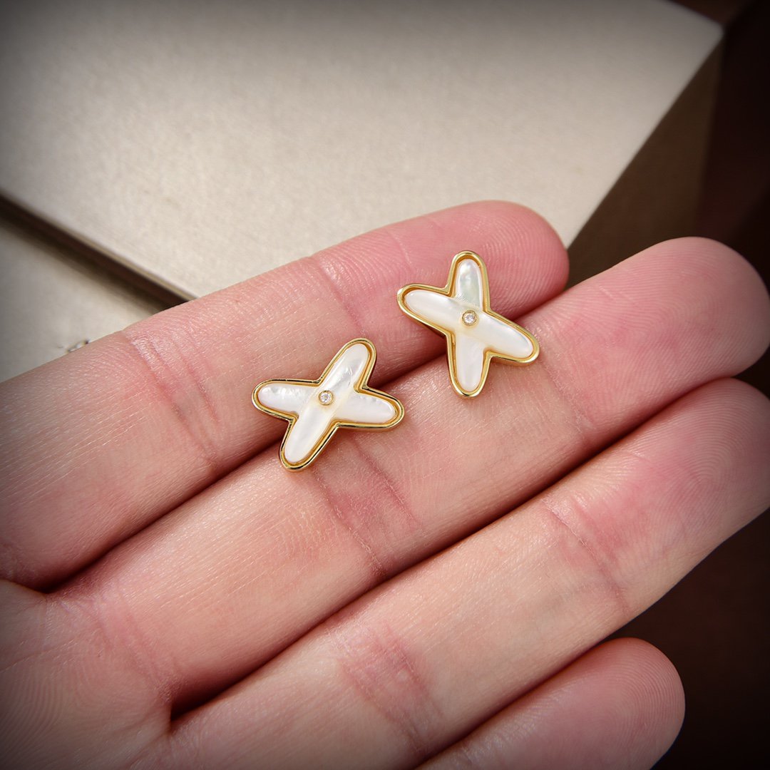 [Glow Muse]BOUCLES D'OREILLES EN OR ET NACRE BLANCHE JEUX DE LIENS