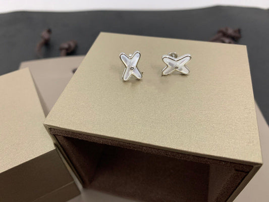 [Glow Muse]BOUCLES D'OREILLES EN DIAMANT ARGENTÉ ET NACRE BLANC