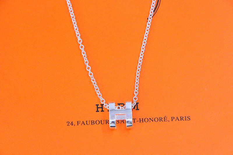 [Glow Muse]COLLIER HM SÉRIE OVALE LETTRE H