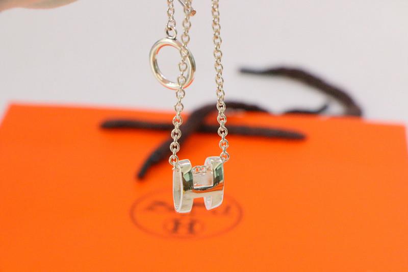 [Glow Muse]COLLIER HM SÉRIE OVALE LETTRE H