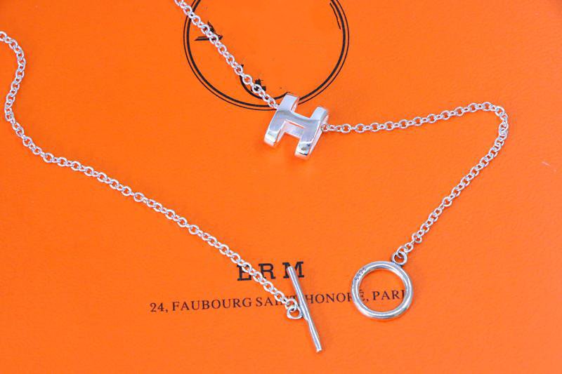 [Glow Muse]COLLIER HM SÉRIE OVALE LETTRE H